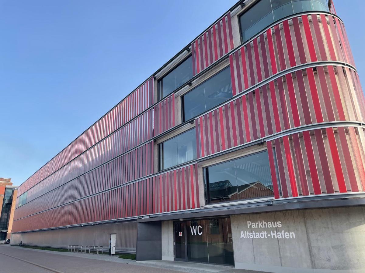 Dock 07 - Modernes 4 Sterne-Ferienapartment Direkt Am Hafen Wismar Exterior foto