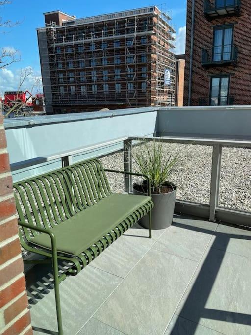 Dock 07 - Modernes 4 Sterne-Ferienapartment Direkt Am Hafen Wismar Exterior foto